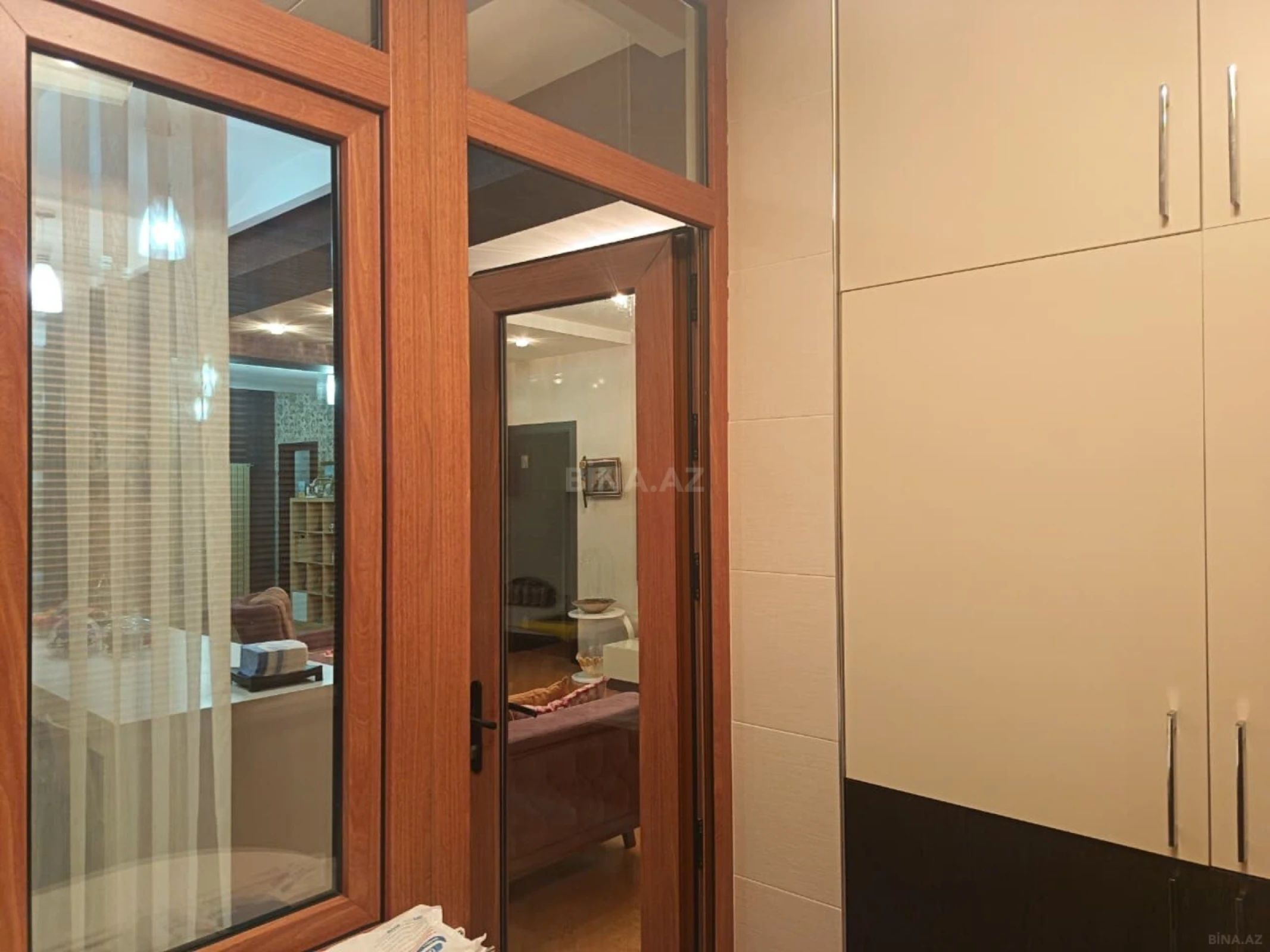 Satılır 3 otaqlı mənzil 140 m²