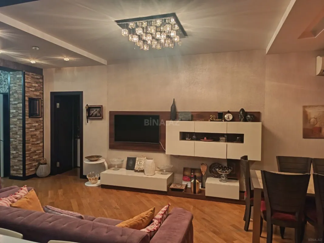 Satılır 3 otaqlı mənzil 140 m²