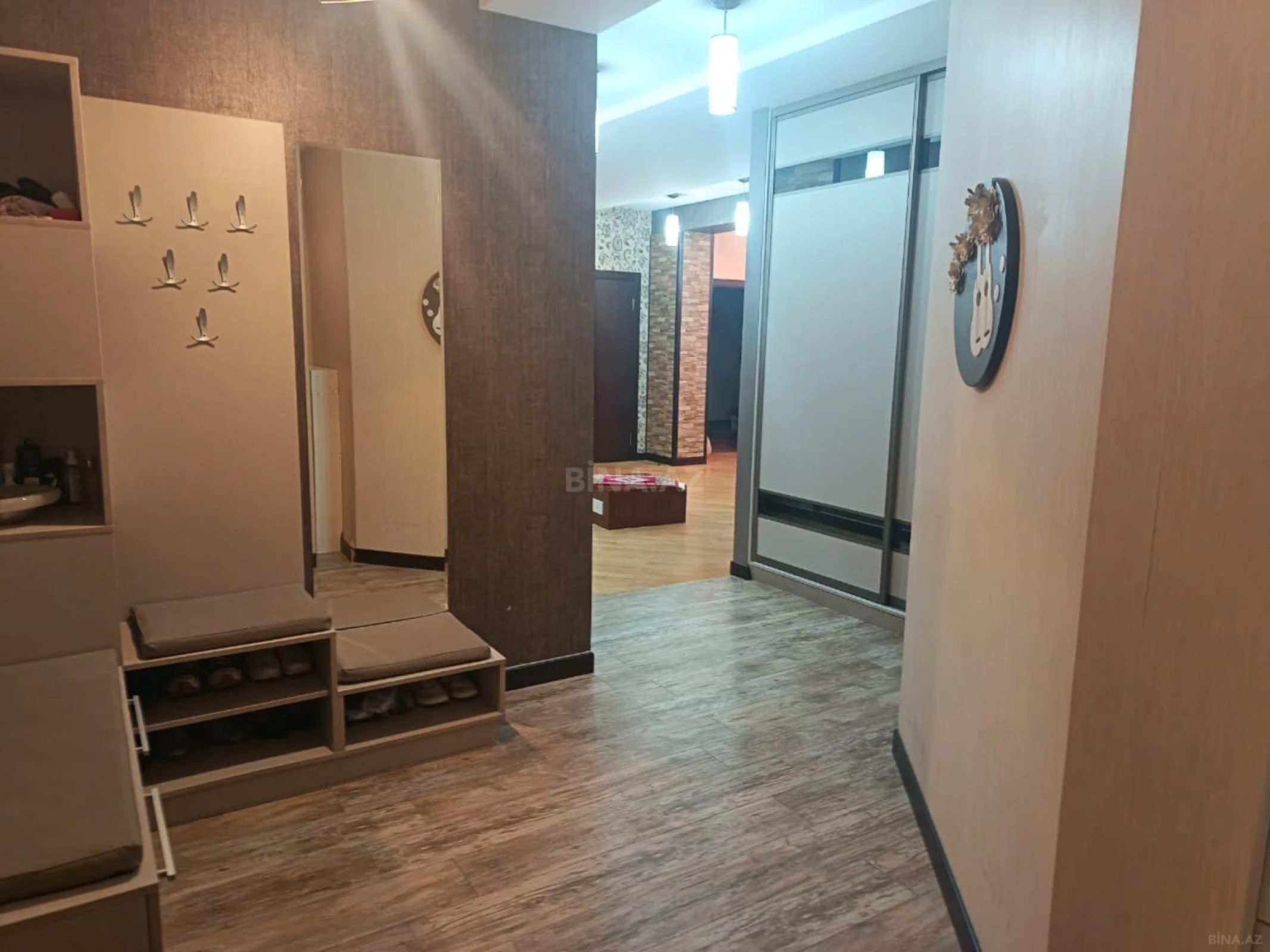Satılır 3 otaqlı mənzil 140 m²