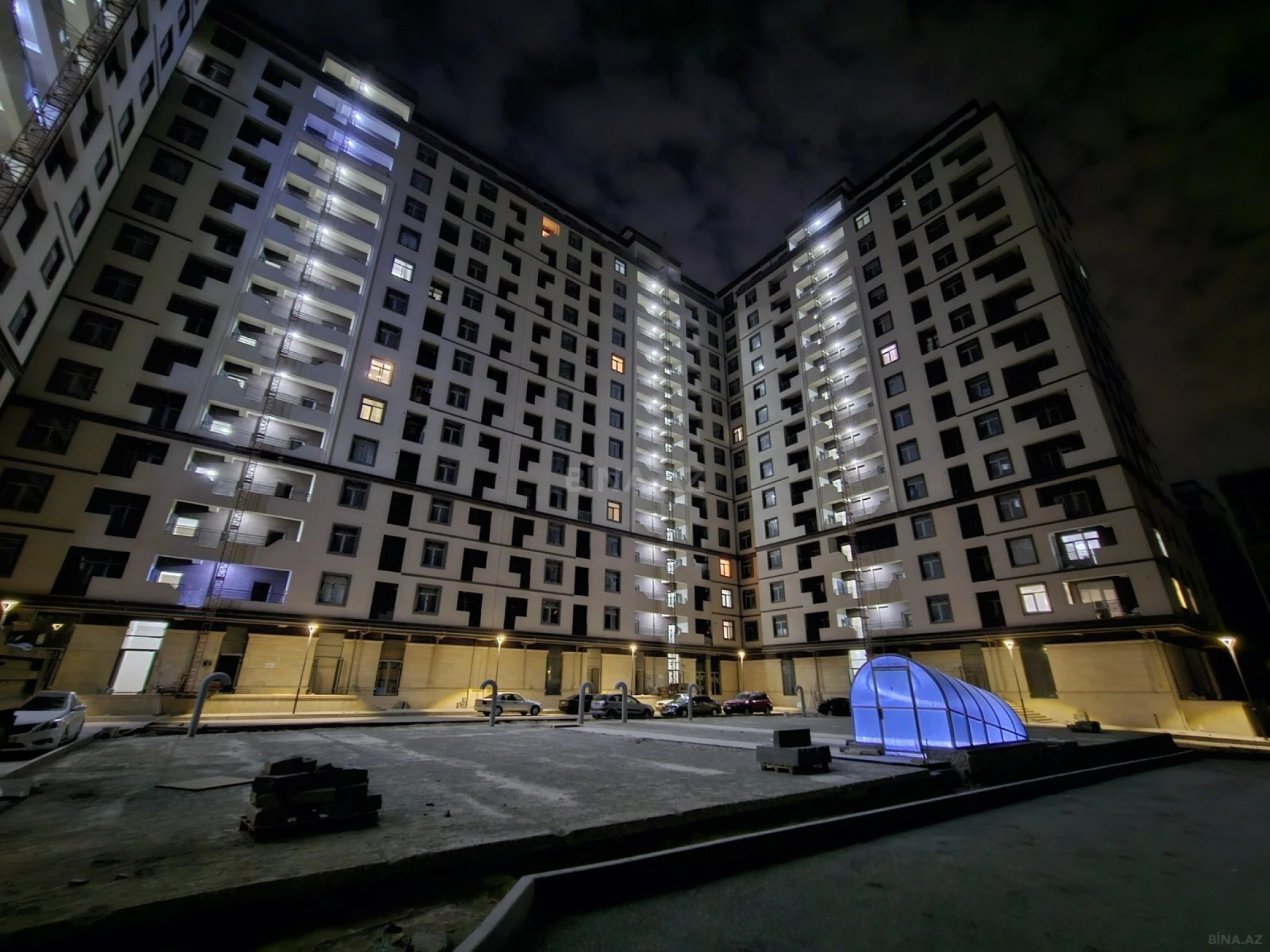 Satılır 2 otaqlı mənzil 62 m²