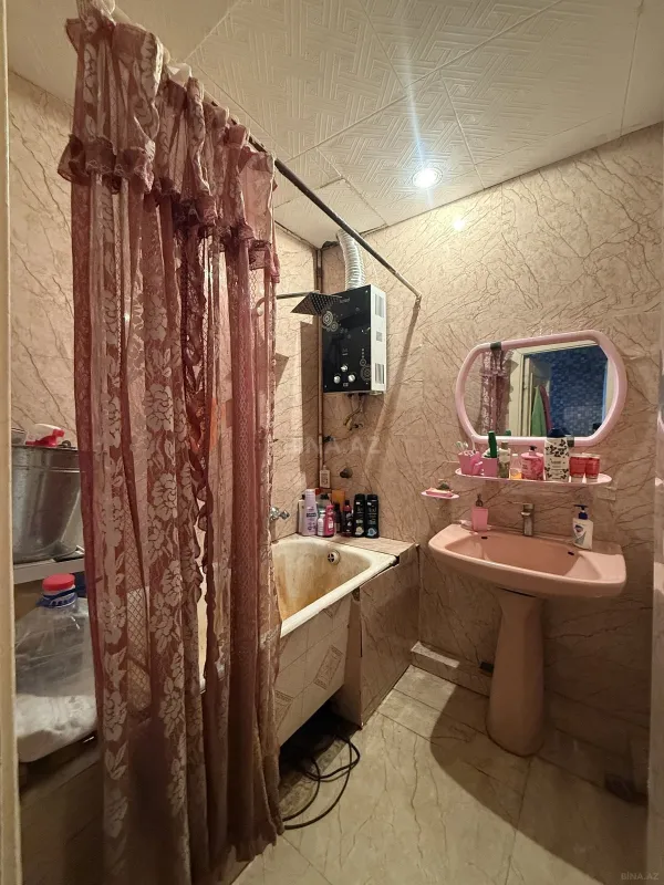 Satılır 4 otaqlı mənzil 100 m²