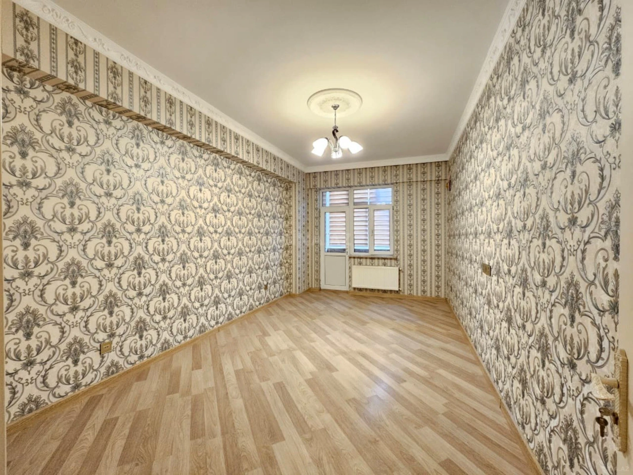 Satılır 3 otaqlı mənzil 146 m²