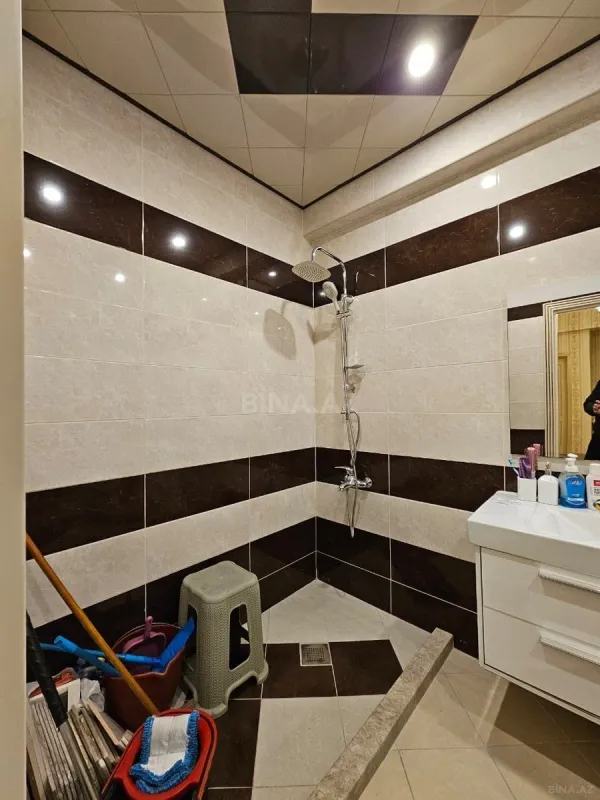 Satılır 3 otaqlı mənzil 146 m²