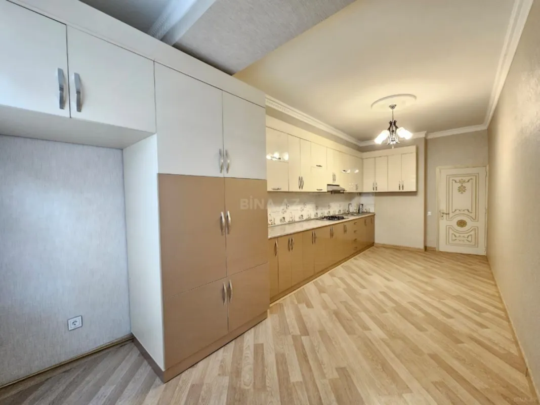 Satılır 3 otaqlı mənzil 146 m²