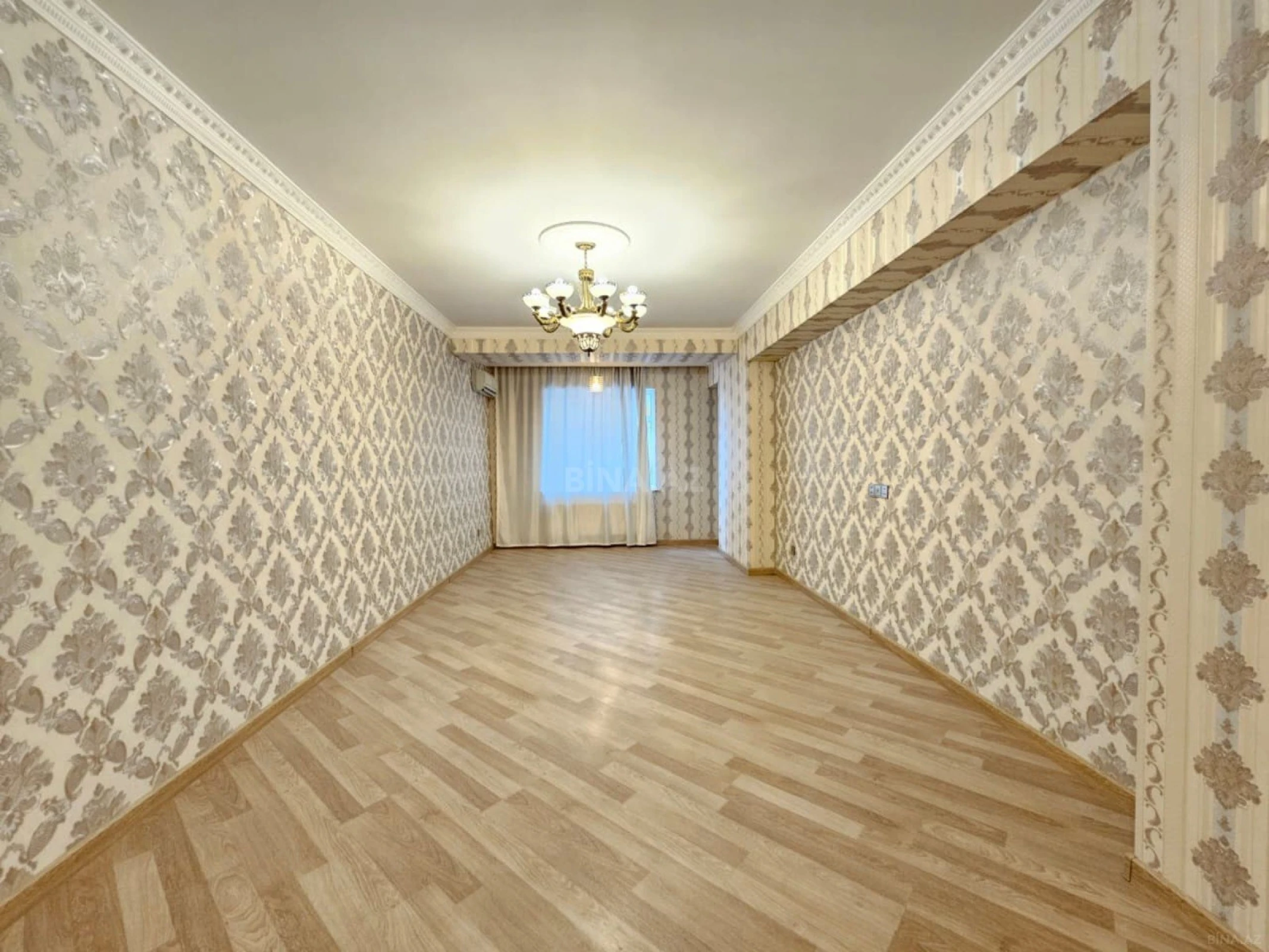 Satılır 3 otaqlı mənzil 146 m²