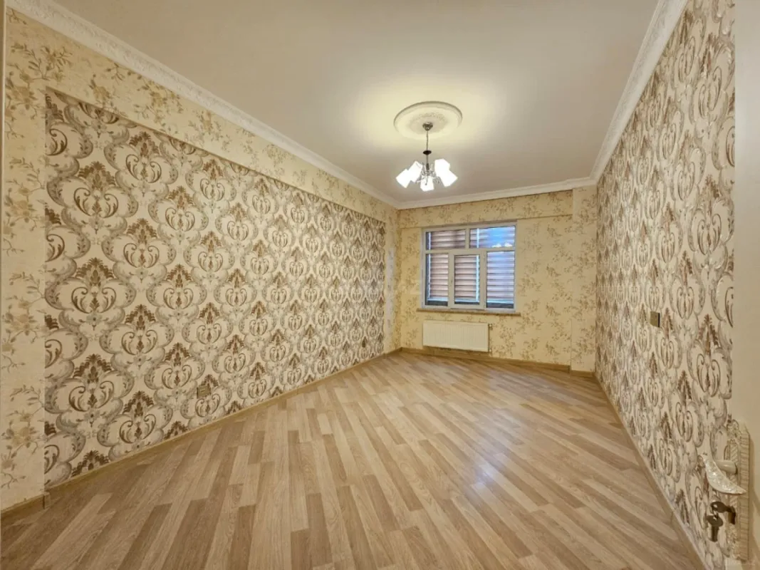 Satılır 3 otaqlı mənzil 146 m²