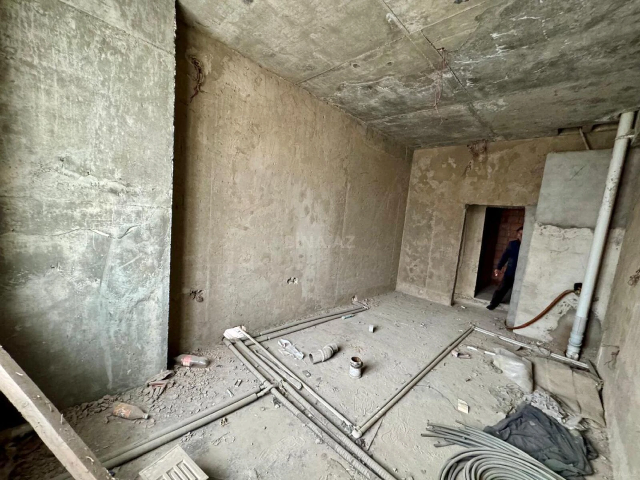 Satılır 4 otaqlı mənzil 160 m²