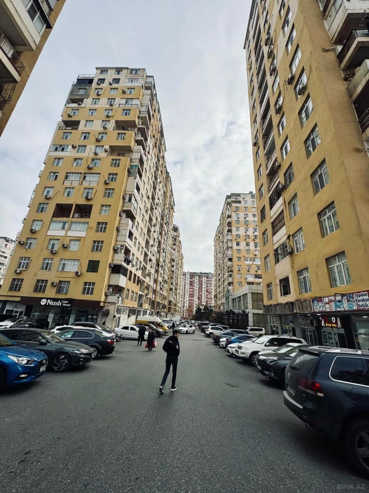 Satılır 4 otaqlı mənzil 160 m²