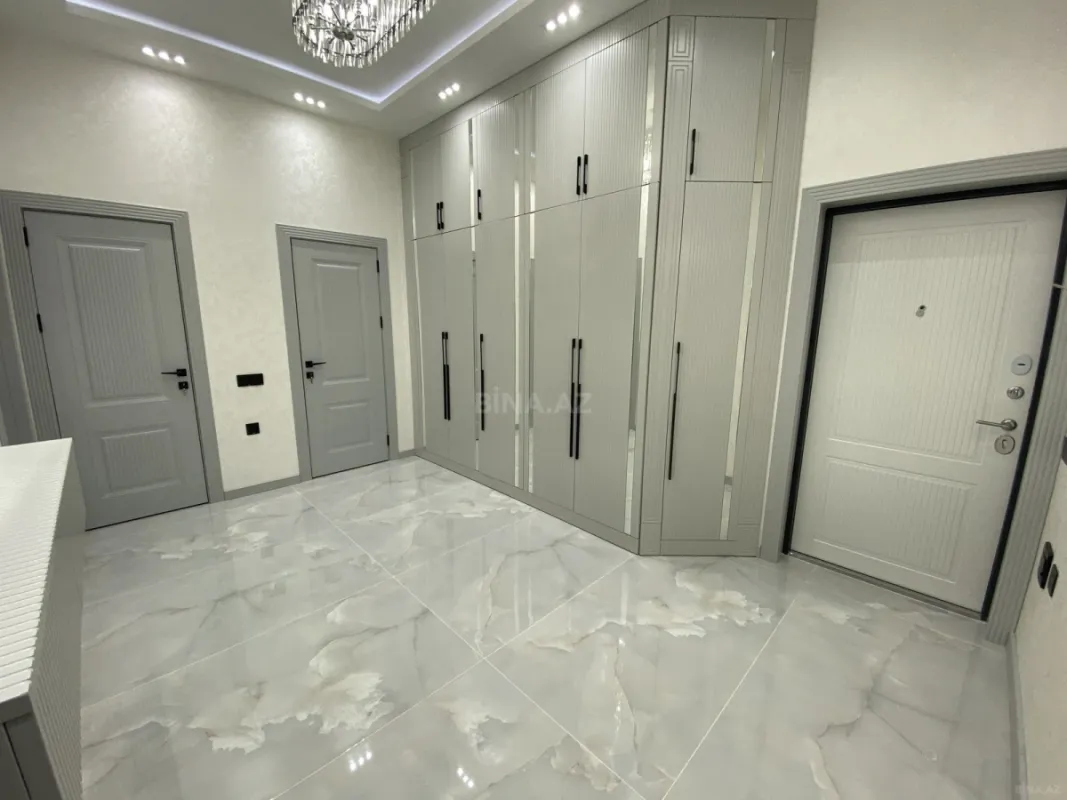 Satılır 3 otaqlı mənzil 108 m²