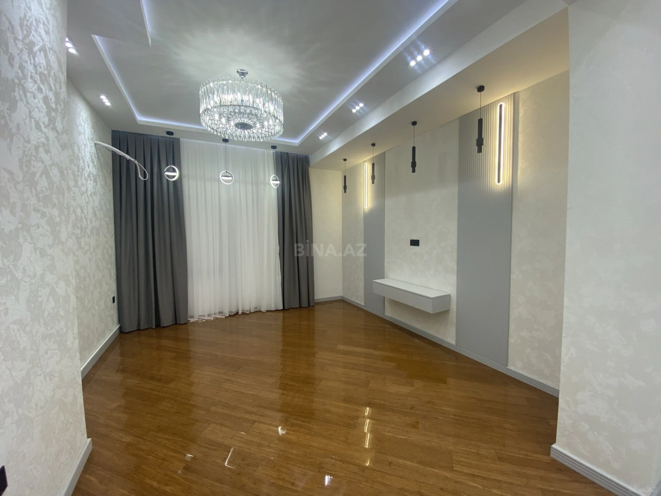 Satılır 3 otaqlı mənzil 108 m²
