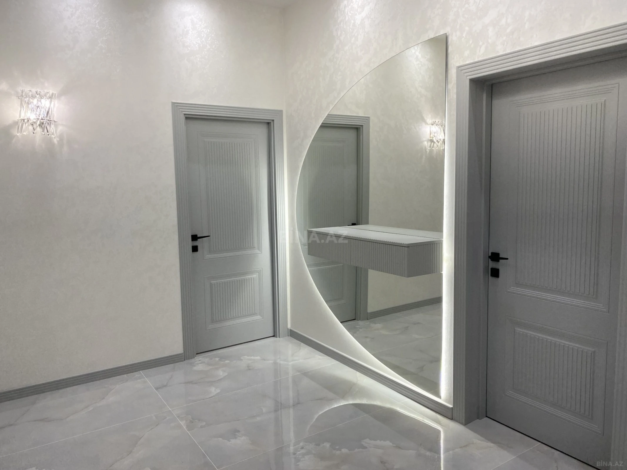 Satılır 3 otaqlı mənzil 108 m²