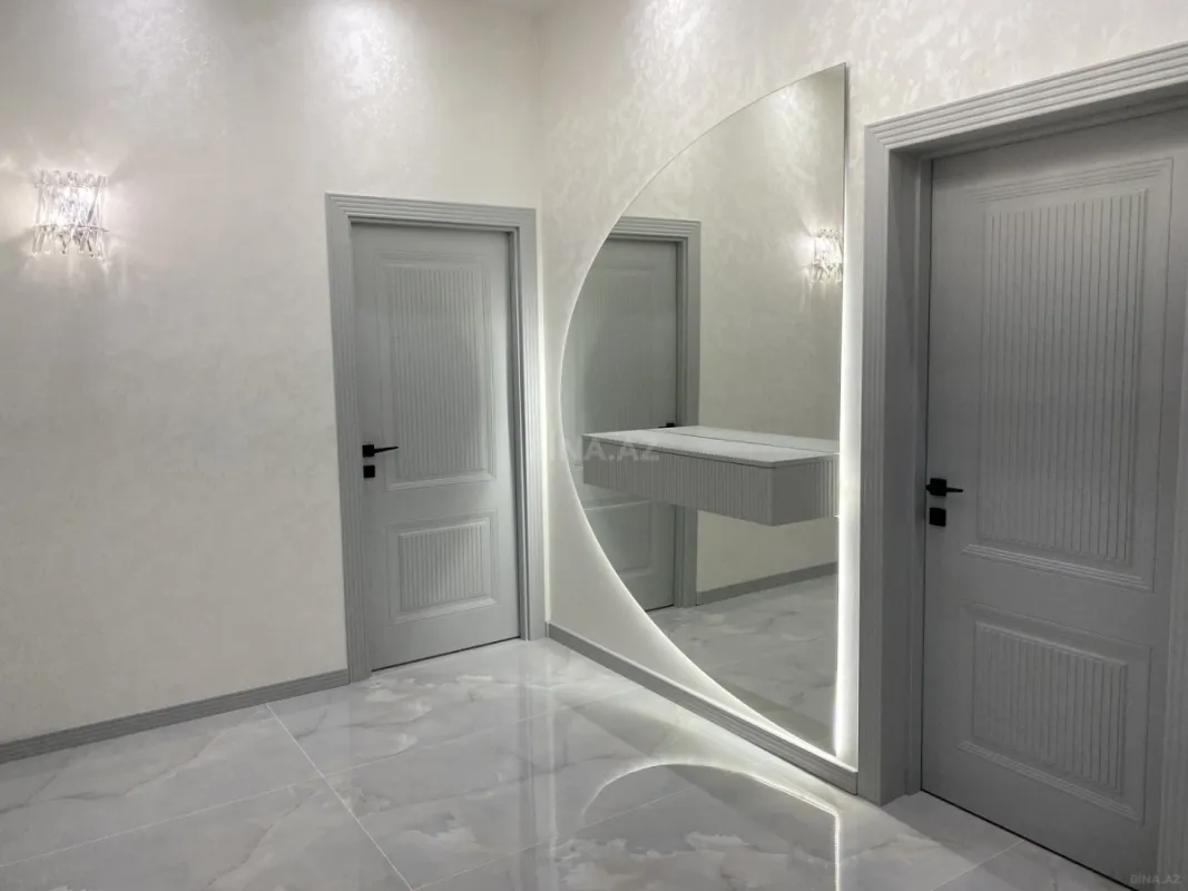 Satılır 3 otaqlı mənzil 108 m²