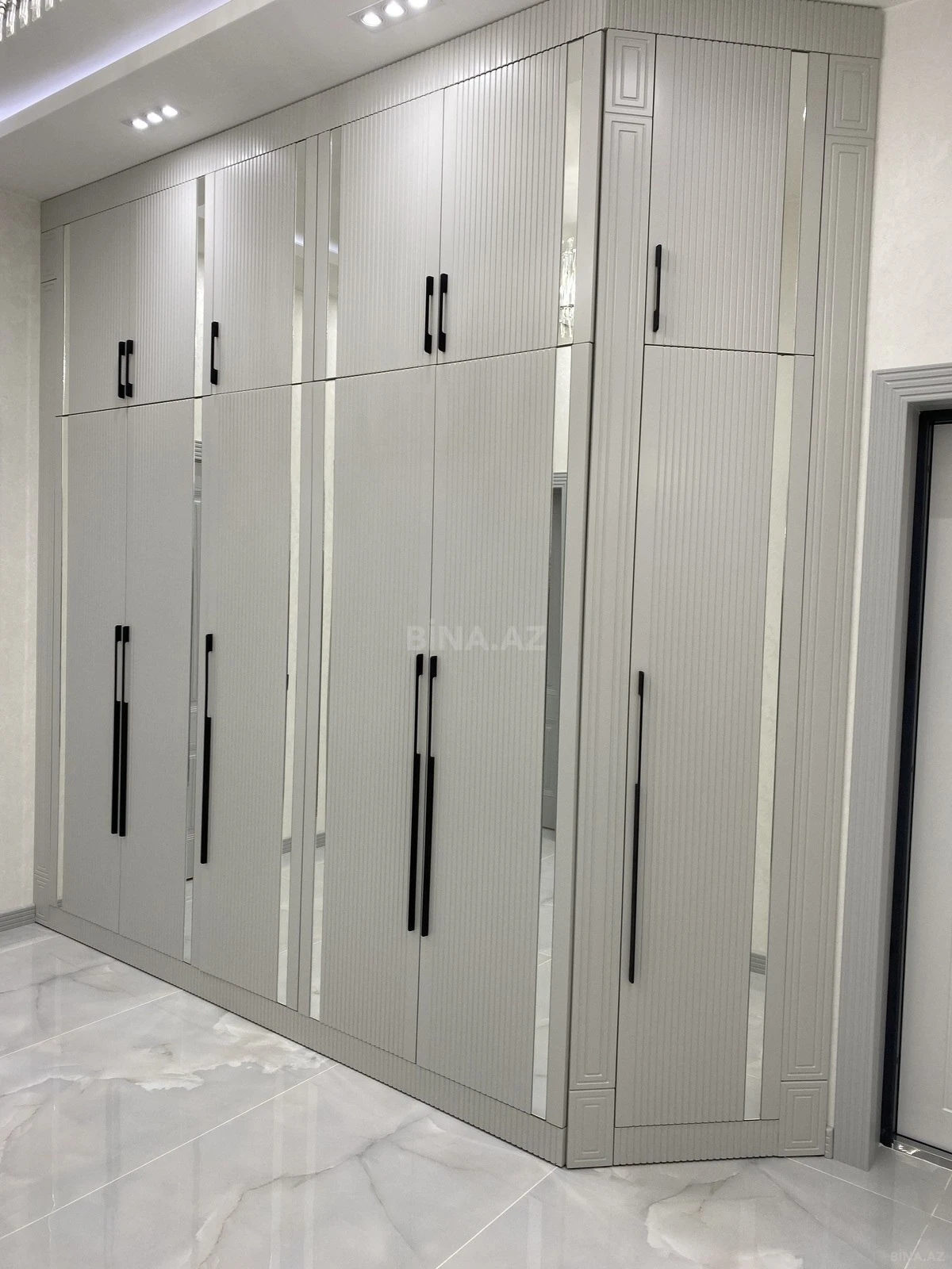 Satılır 3 otaqlı mənzil 108 m²