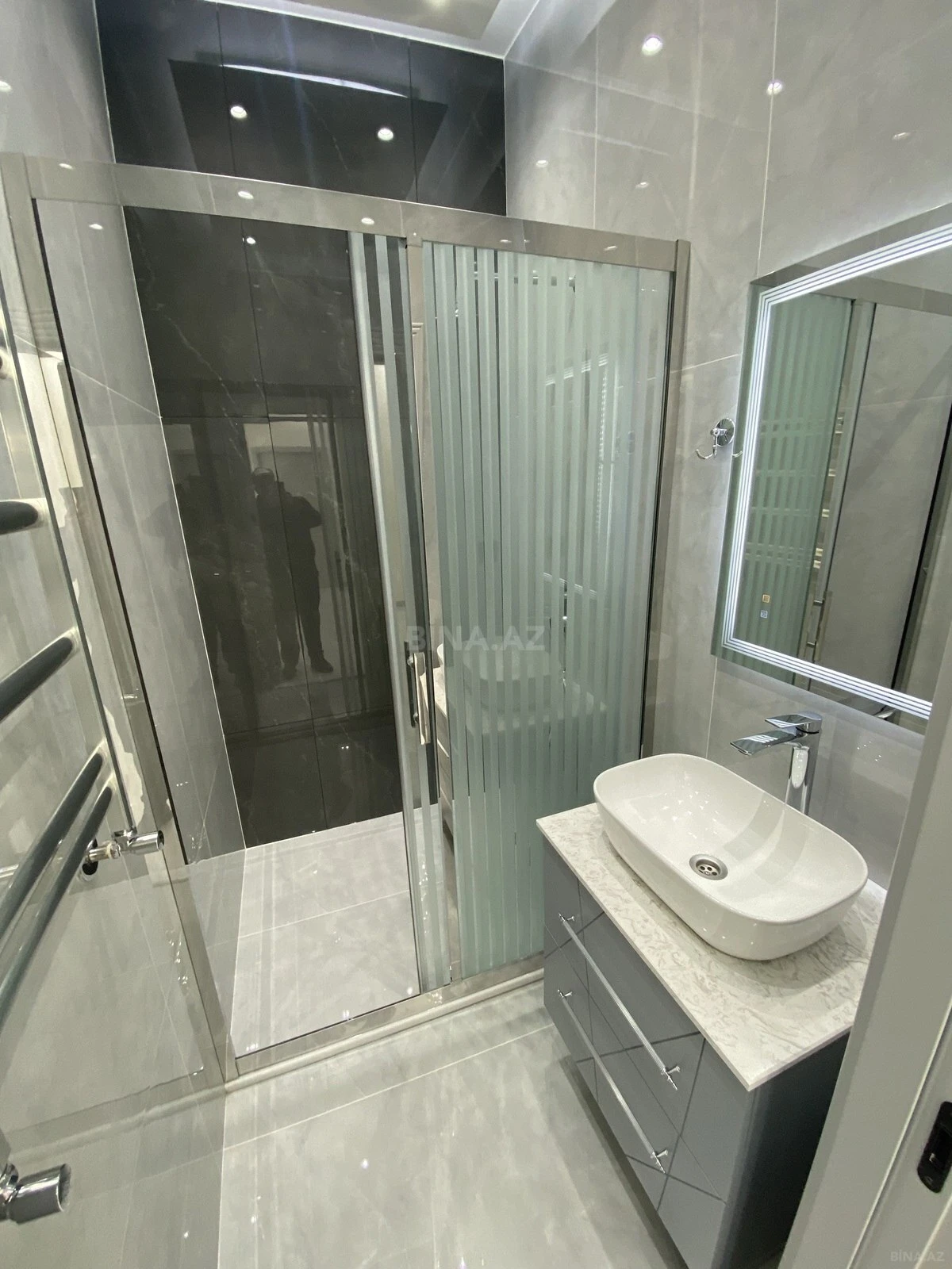 Satılır 3 otaqlı mənzil 108 m²