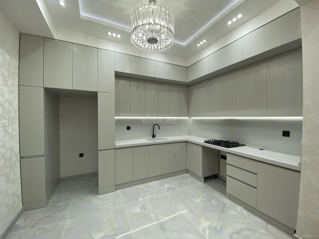 Satılır 3 otaqlı mənzil 108 m²