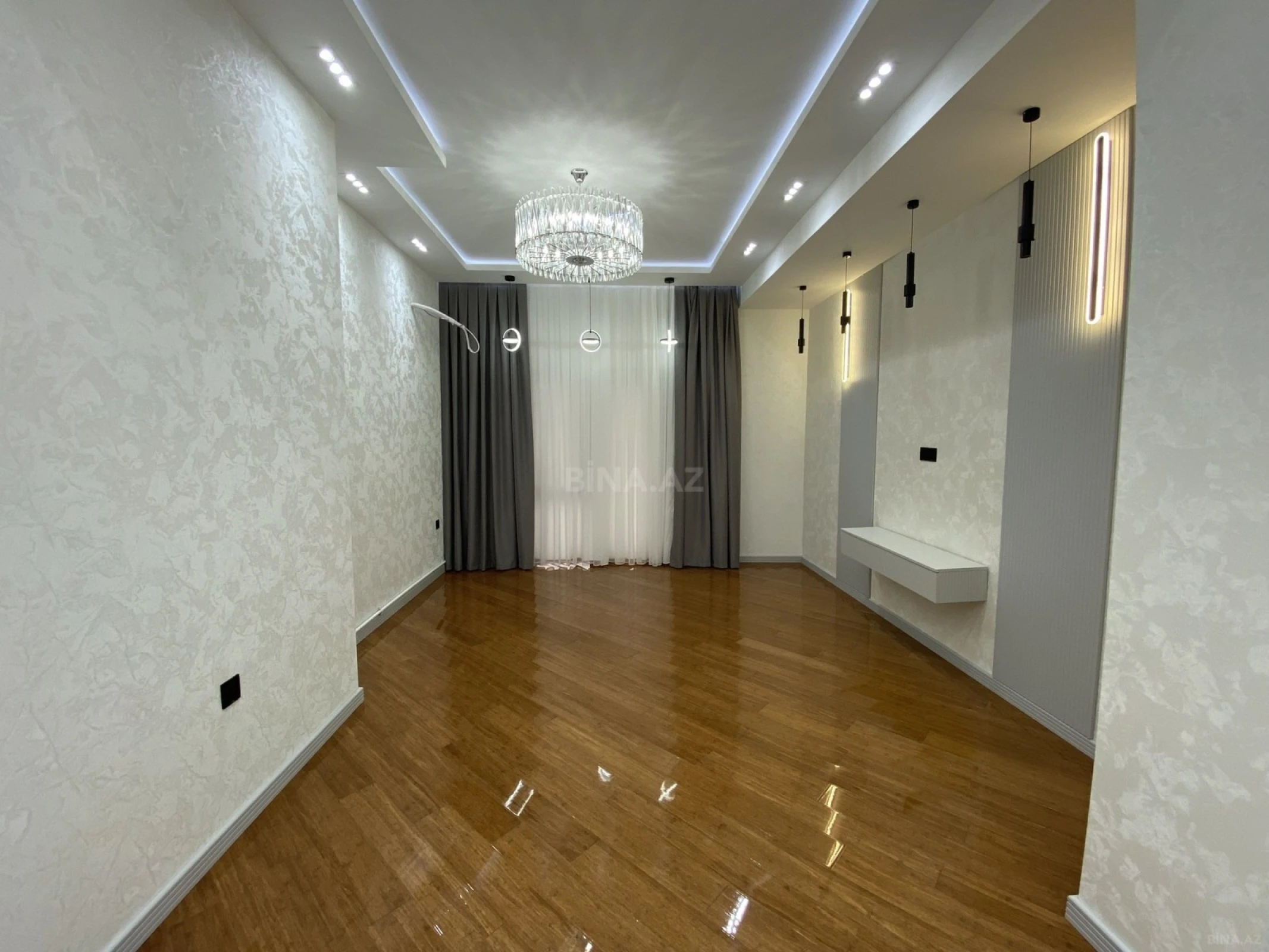 Satılır 3 otaqlı mənzil 108 m²