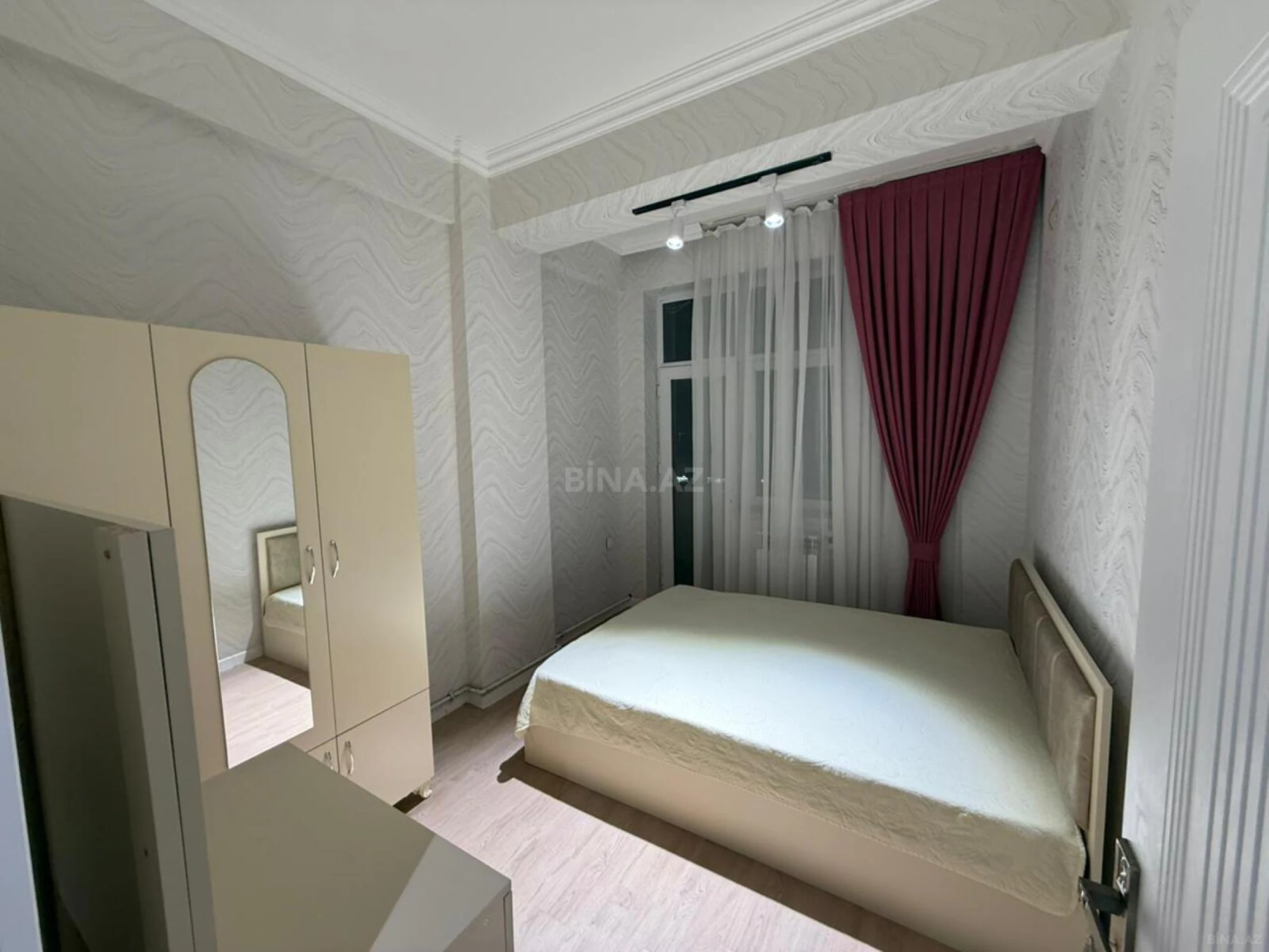 Kirayə verilir 2 otaqlı mənzil 50 m²