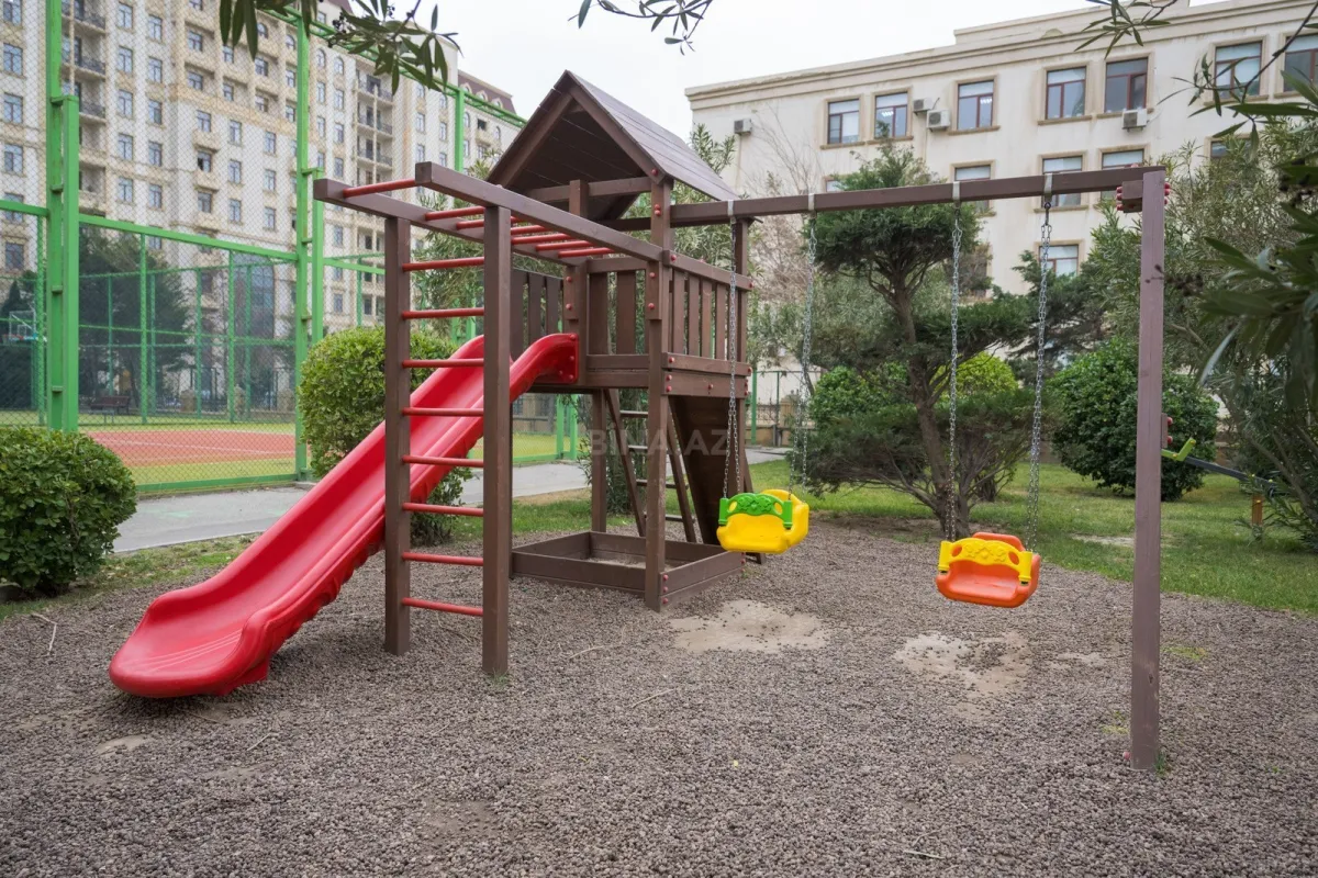 Kirayə verilir 2 otaqlı mənzil 111 m²