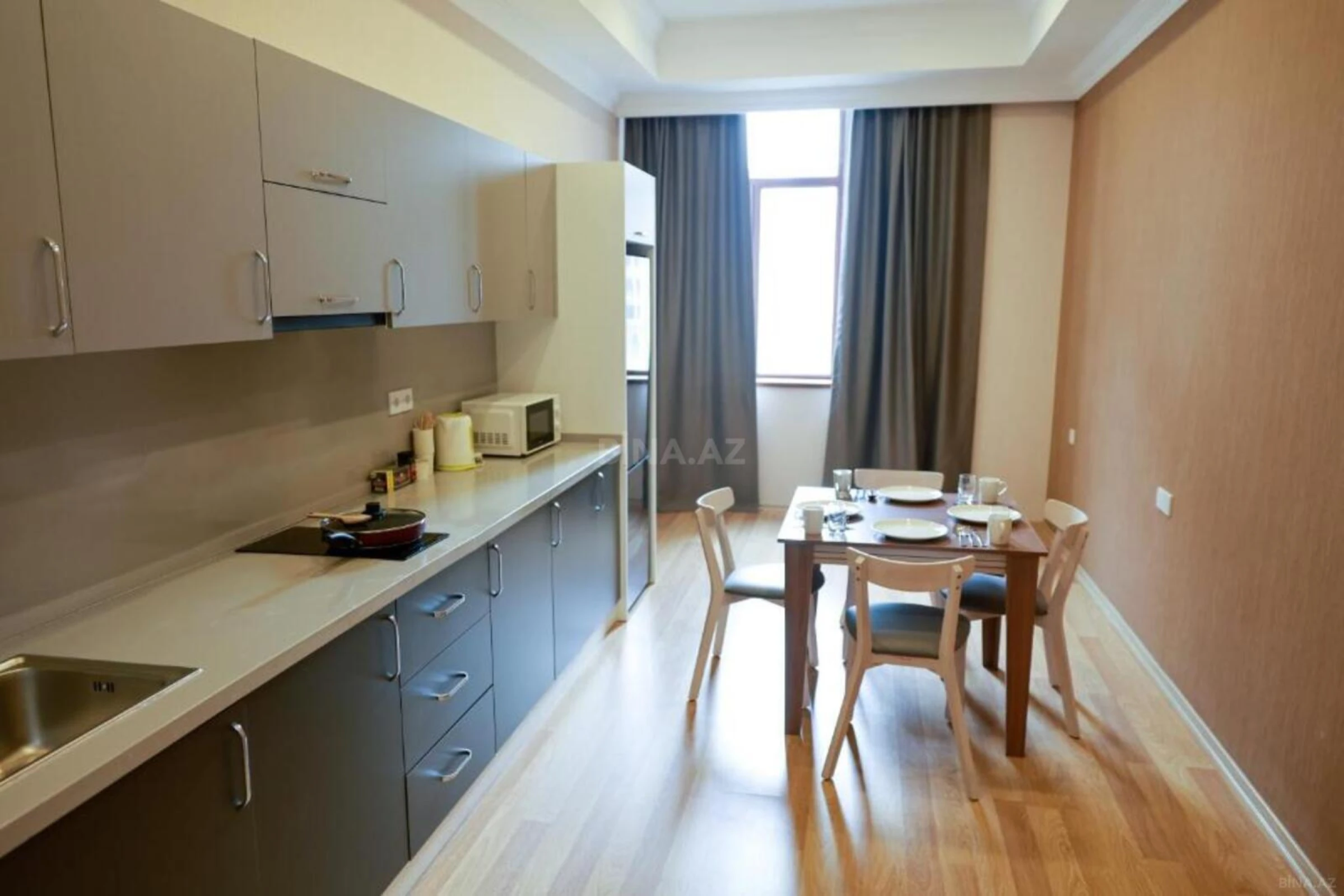 Kirayə verilir 2 otaqlı mənzil 111 m²