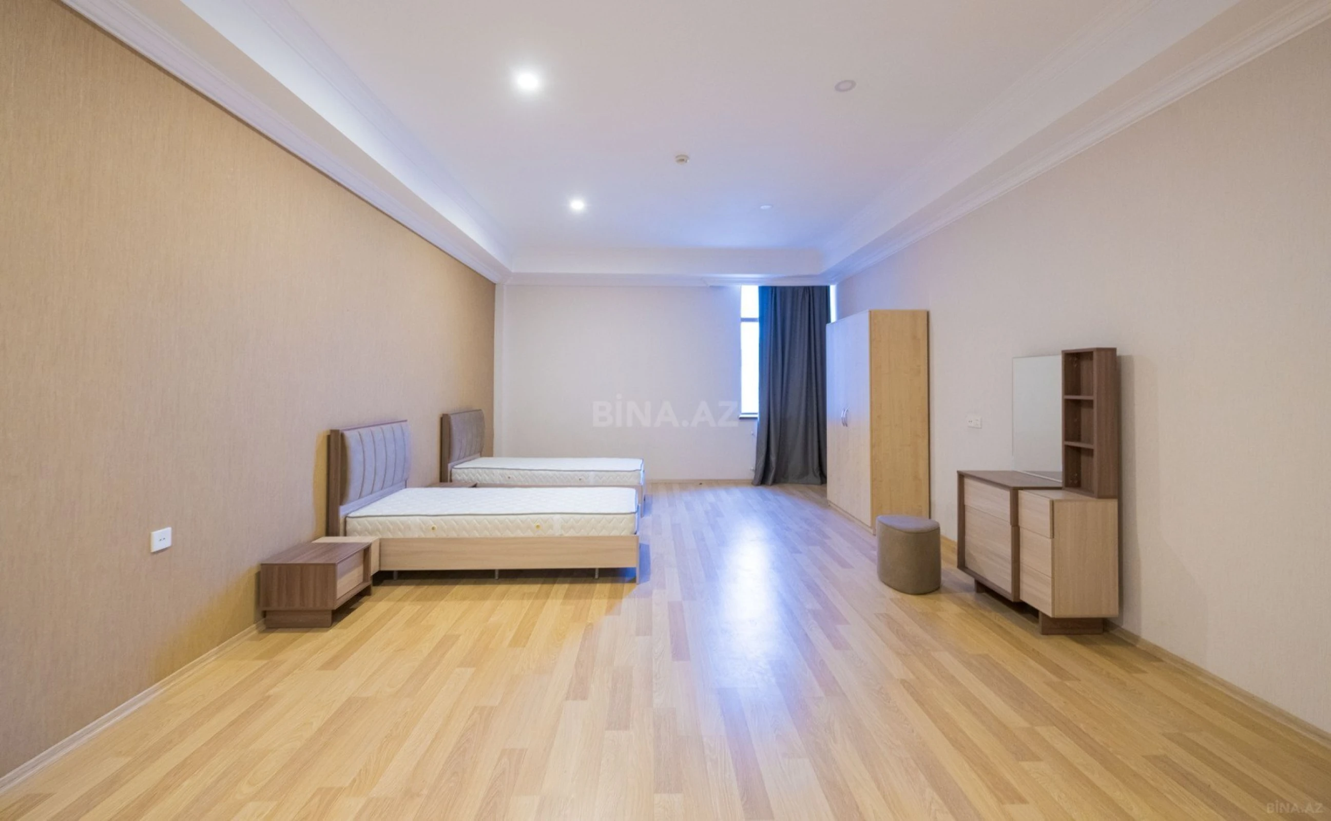 Kirayə verilir 2 otaqlı mənzil 111 m²