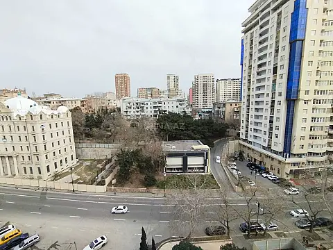 Satılır 2 otaqlı mənzil 90 m²
