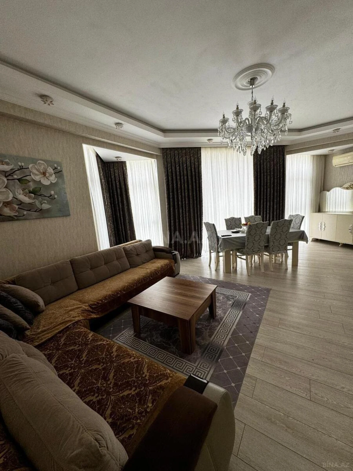 Kirayə verilir 3 otaqlı mənzil 118 m²