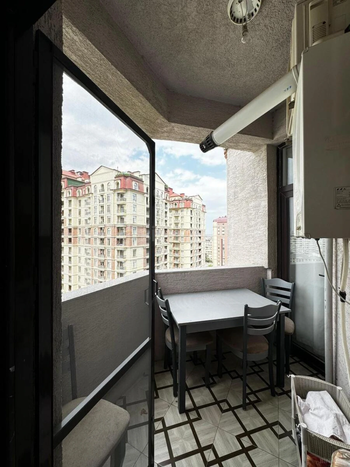 Kirayə verilir 3 otaqlı mənzil 118 m²