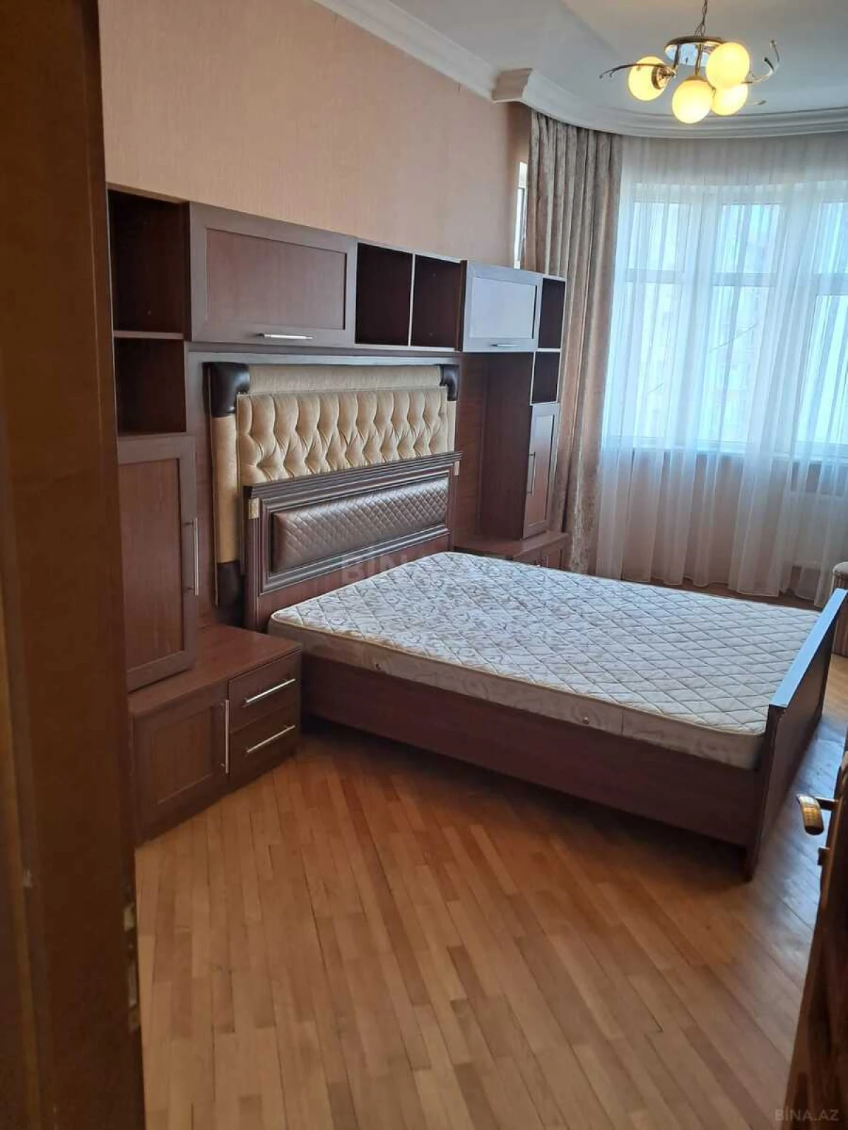 Kirayə verilir 3 otaqlı mənzil 120 m²