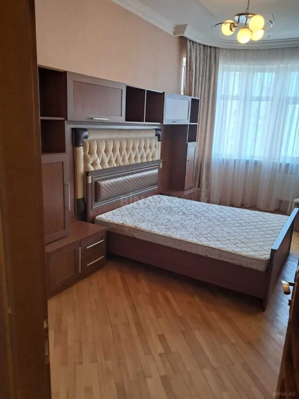 Kirayə verilir 3 otaqlı mənzil 120 m²