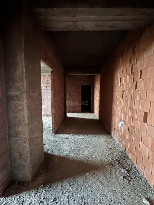 Satılır 2 otaqlı mənzil 83 m²