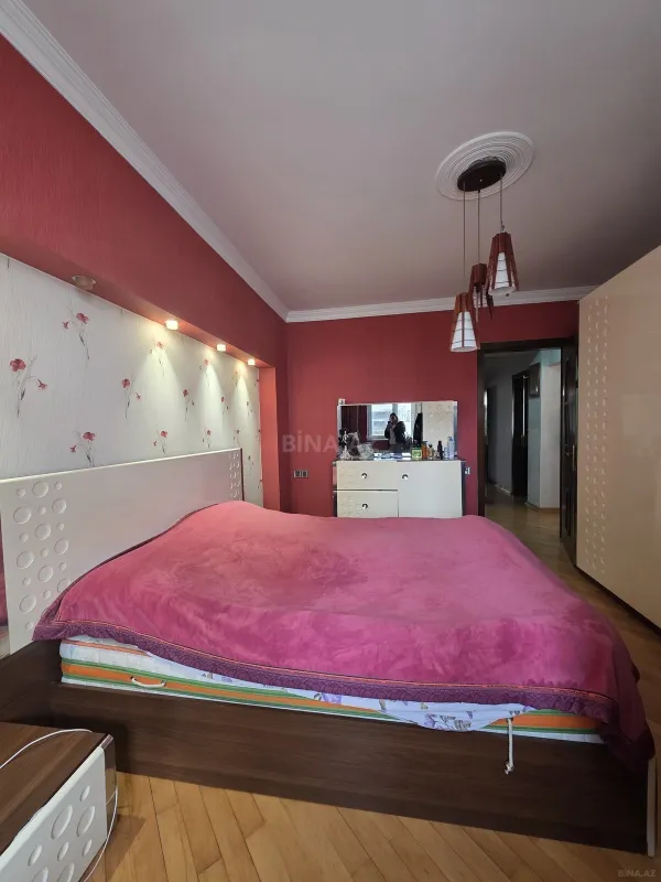 Satılır 3 otaqlı mənzil 110 m²