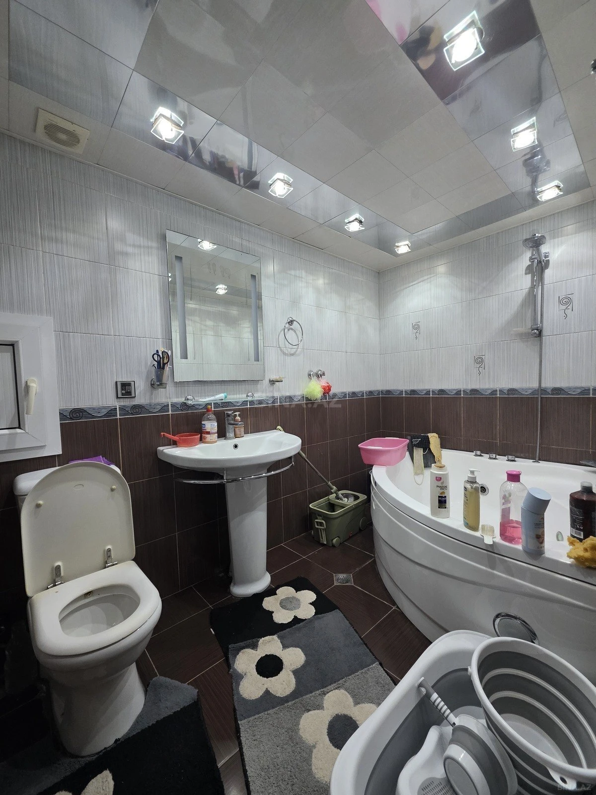 Satılır 3 otaqlı mənzil 110 m²