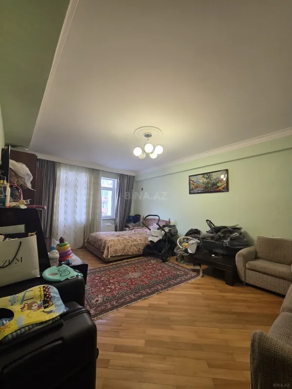 Satılır 3 otaqlı mənzil 110 m²