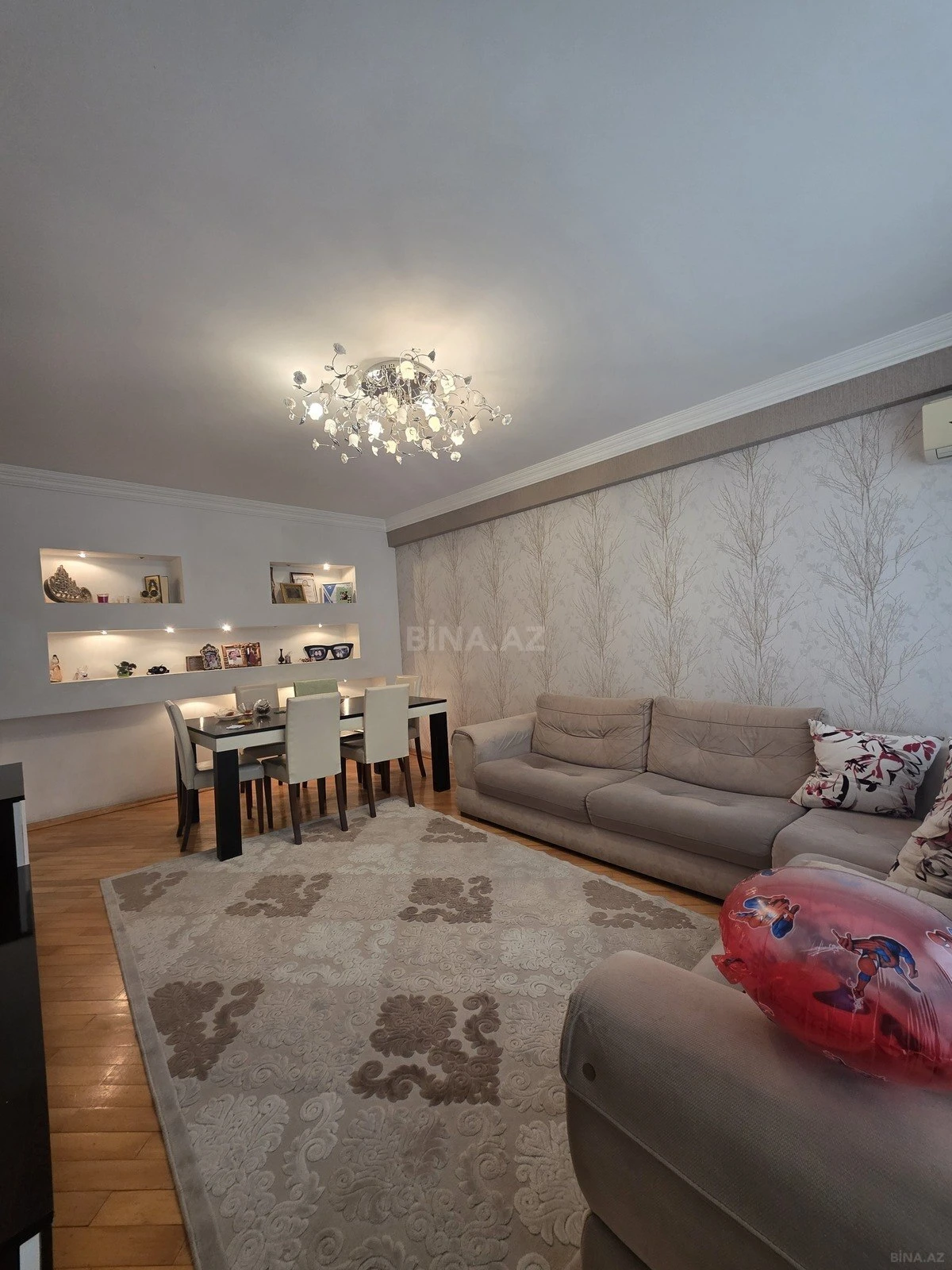Satılır 3 otaqlı mənzil 110 m²