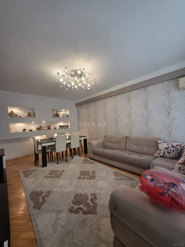 Satılır 3 otaqlı mənzil 110 m²