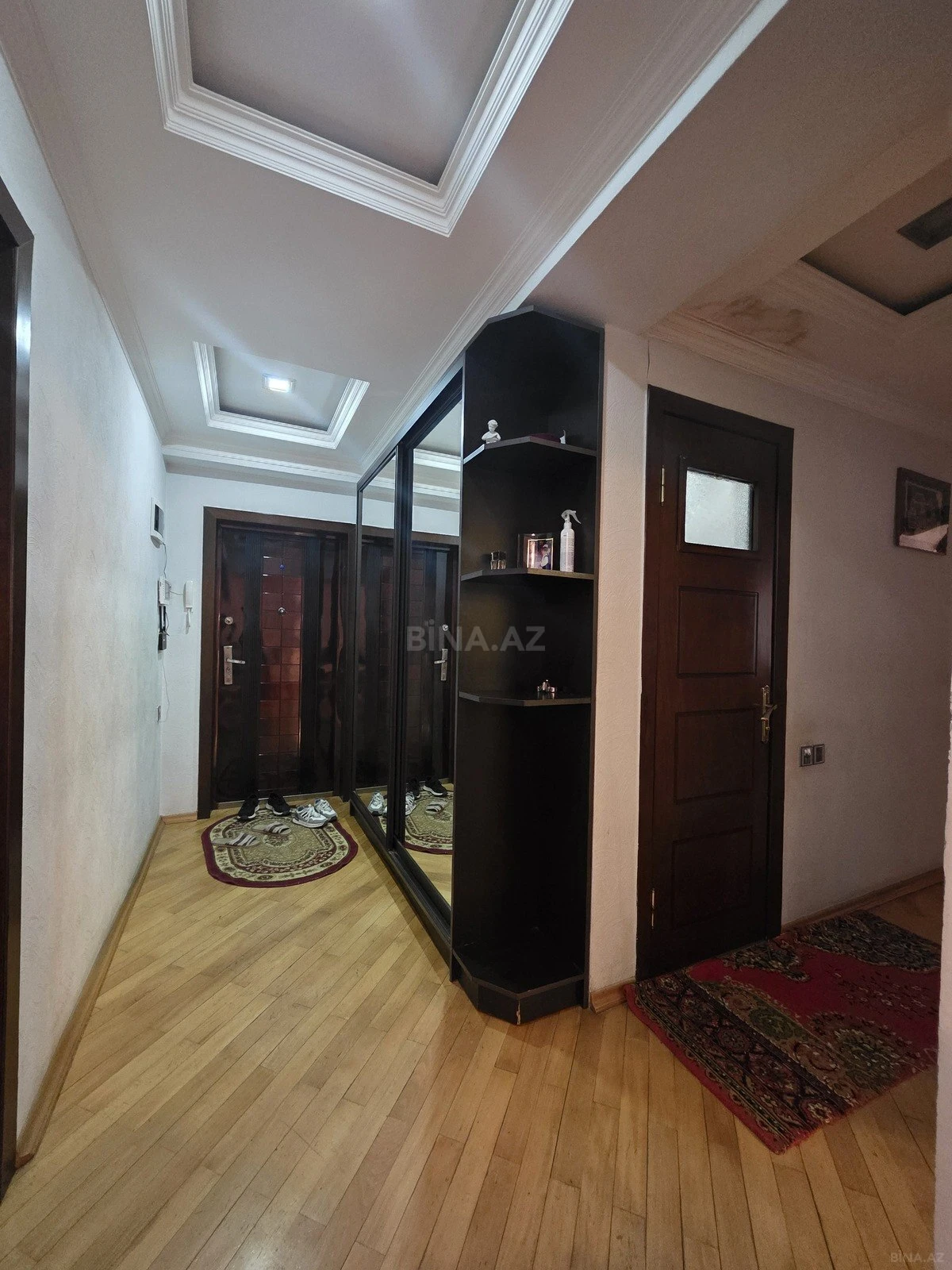 Satılır 3 otaqlı mənzil 110 m²