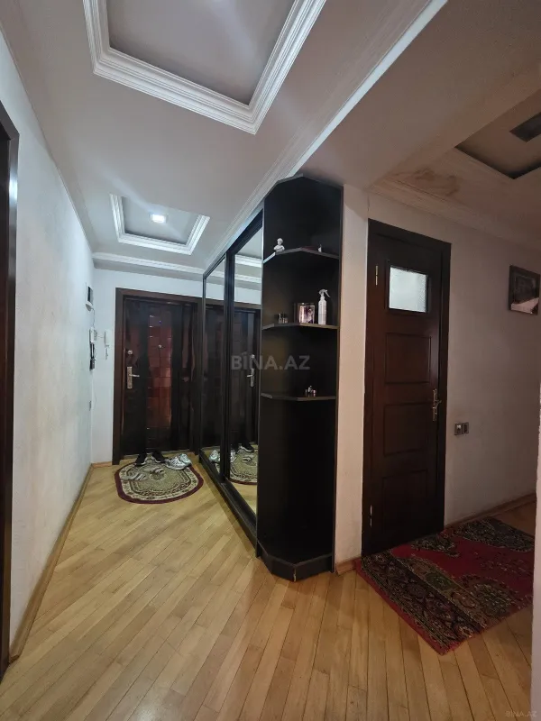 Satılır 3 otaqlı mənzil 110 m²