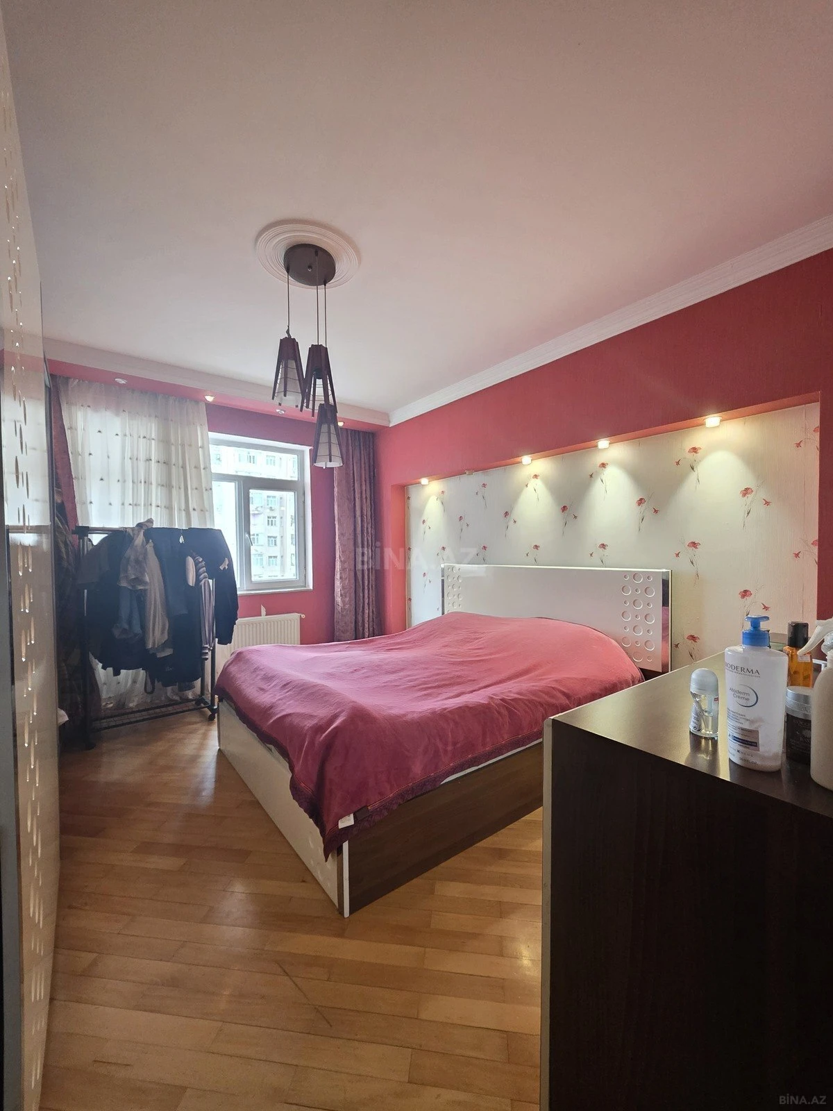 Satılır 3 otaqlı mənzil 110 m²