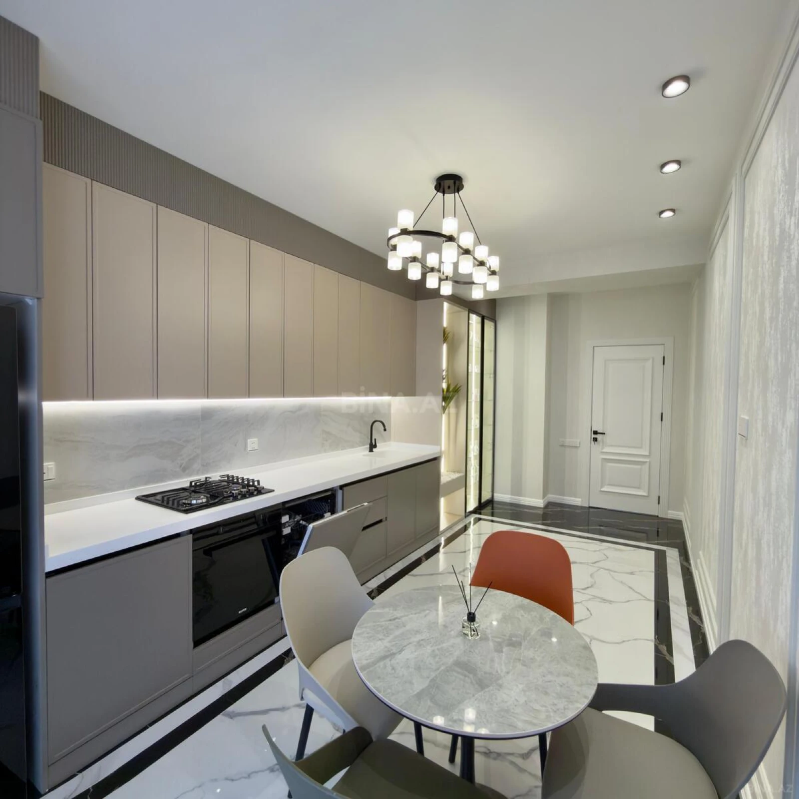 Satılır 3 otaqlı mənzil 117 m²