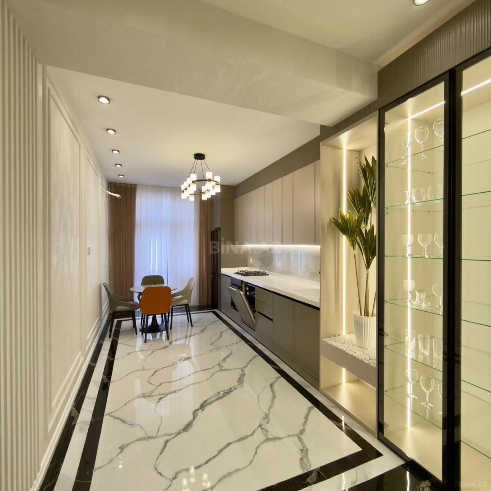 Satılır 3 otaqlı mənzil 117 m²