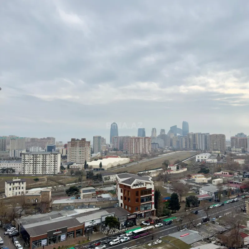 Satılır 3 otaqlı mənzil 117 m²