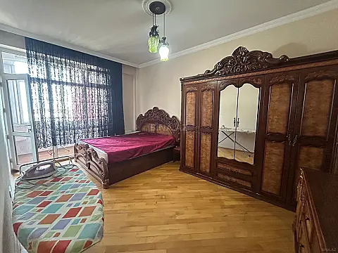 Kirayə verilir 2 otaqlı mənzil 80 m²