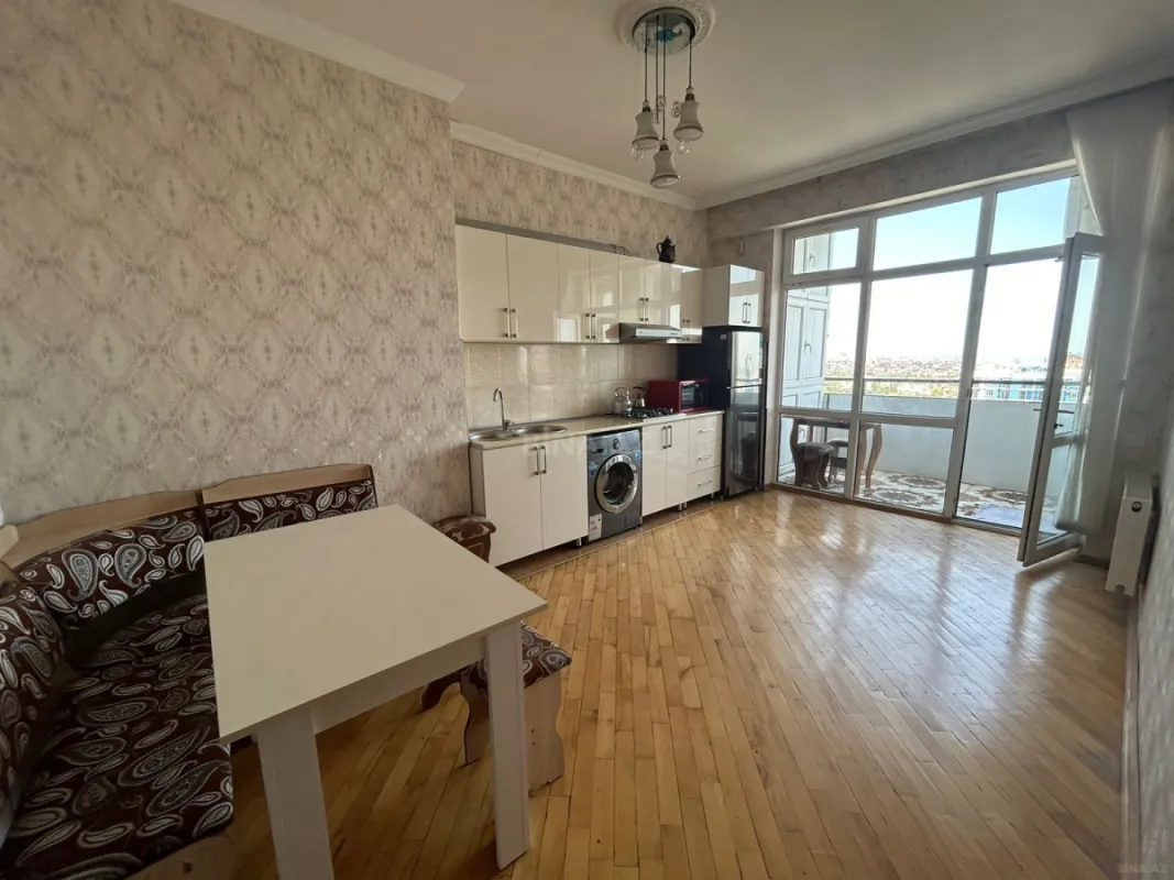 Kirayə verilir 2 otaqlı mənzil 80 m²