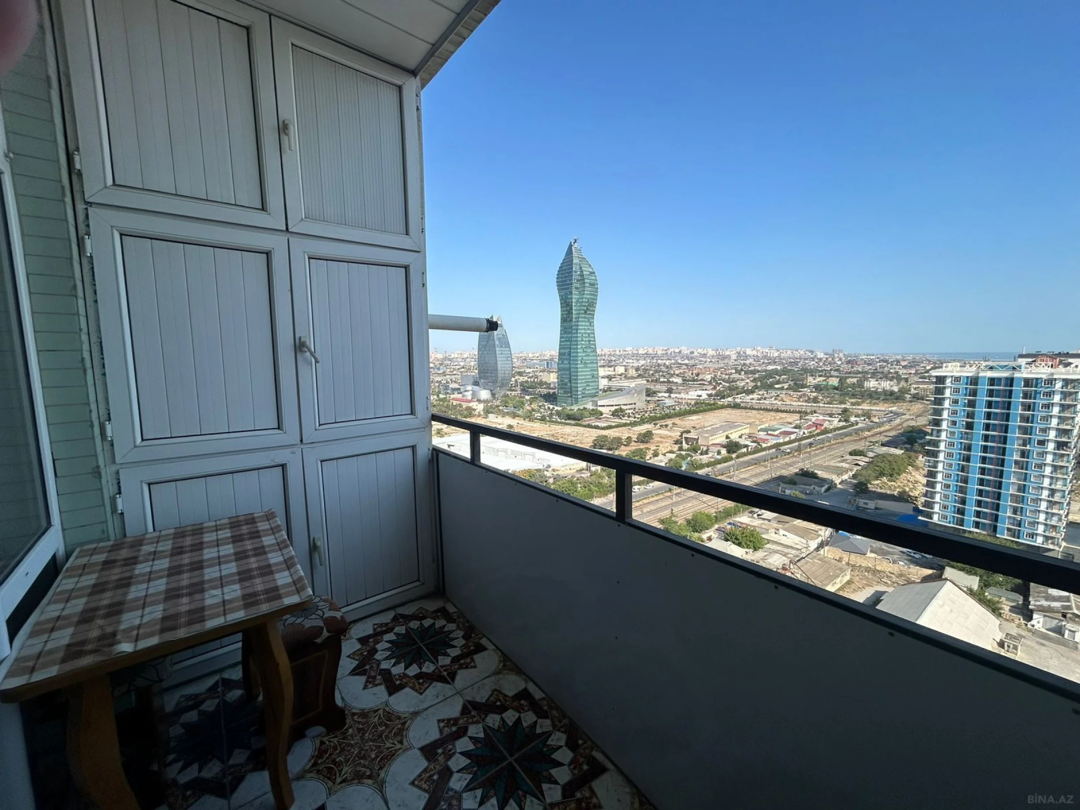 Kirayə verilir 2 otaqlı mənzil 80 m²