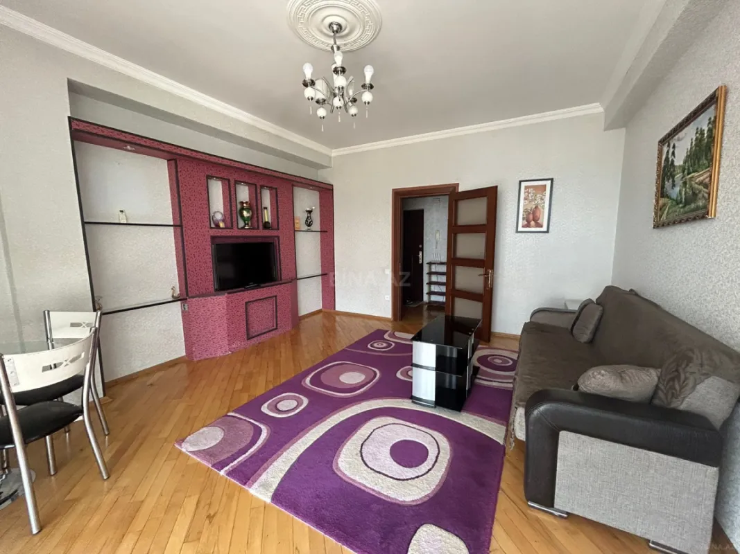 Kirayə verilir 2 otaqlı mənzil 80 m²