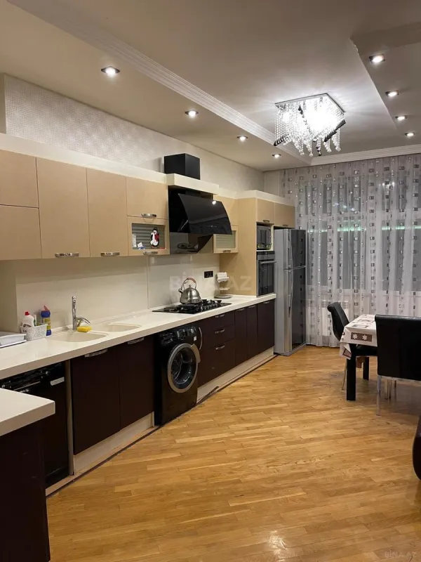 Kirayə verilir 3 otaqlı mənzil 160 m²