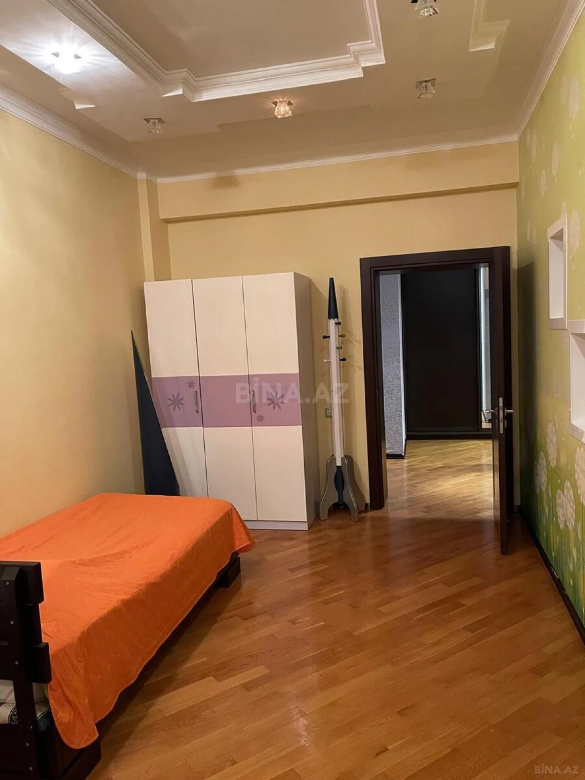 Kirayə verilir 3 otaqlı mənzil 160 m²