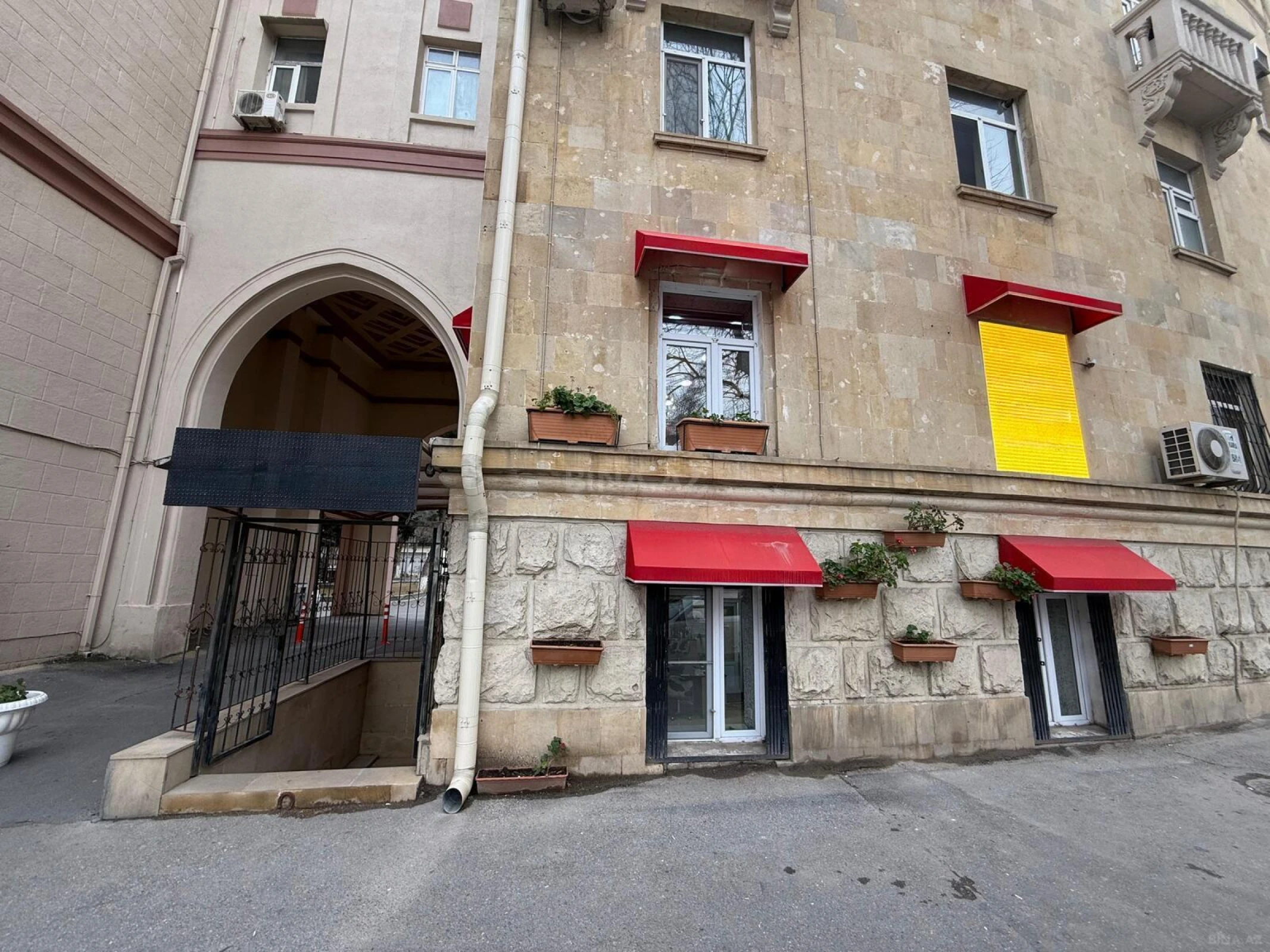 Satılır obyekt 130 m²