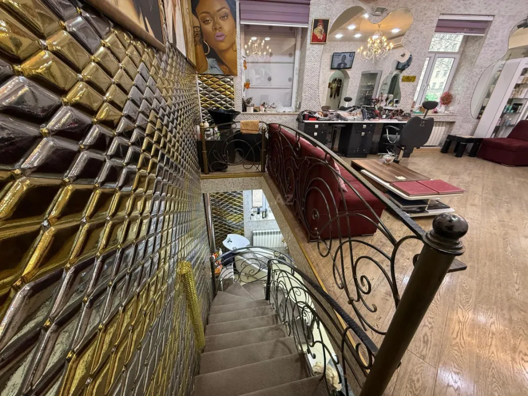 Satılır obyekt 130 m²