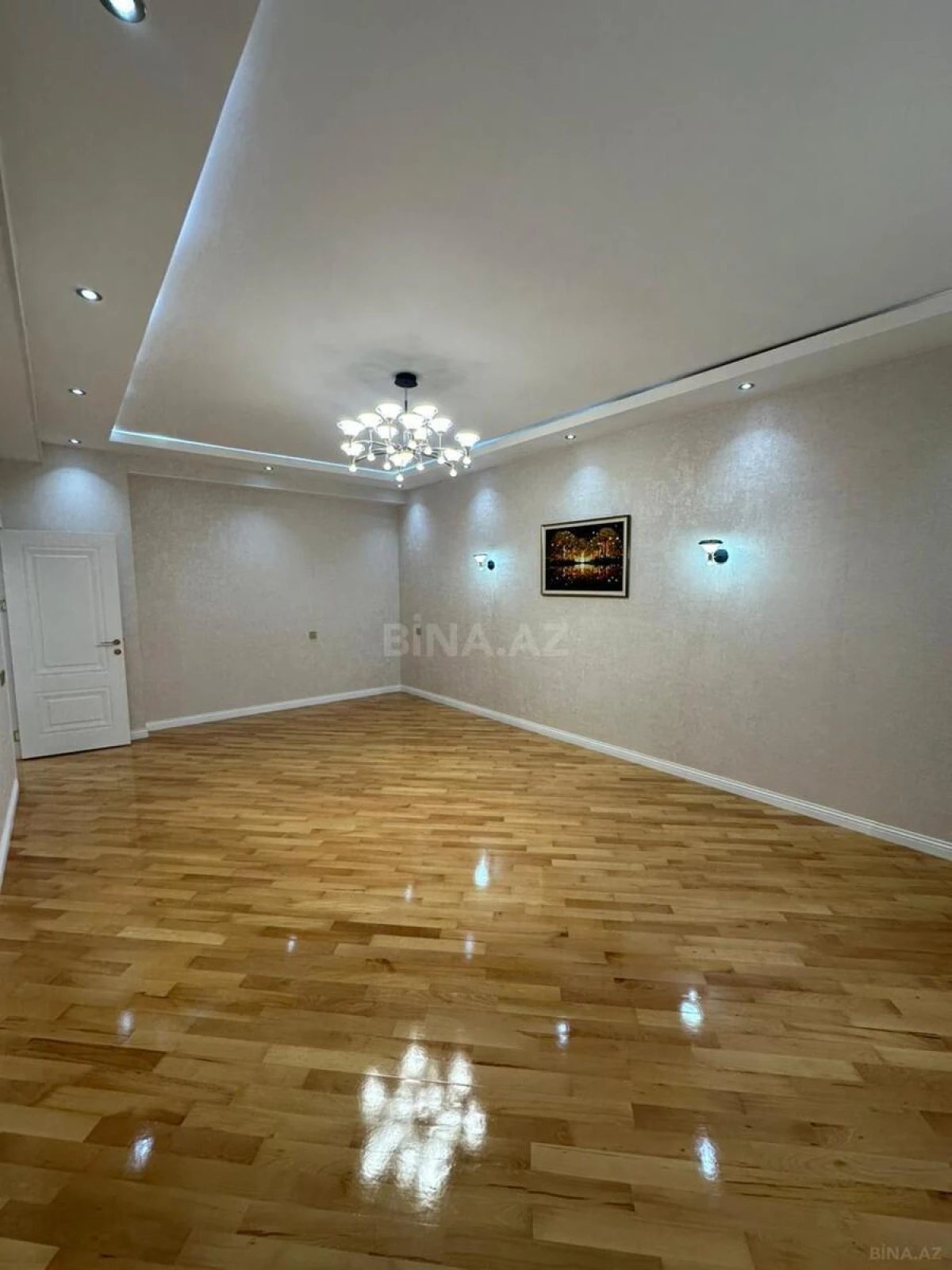 Satılır 3 otaqlı mənzil 130 m²
